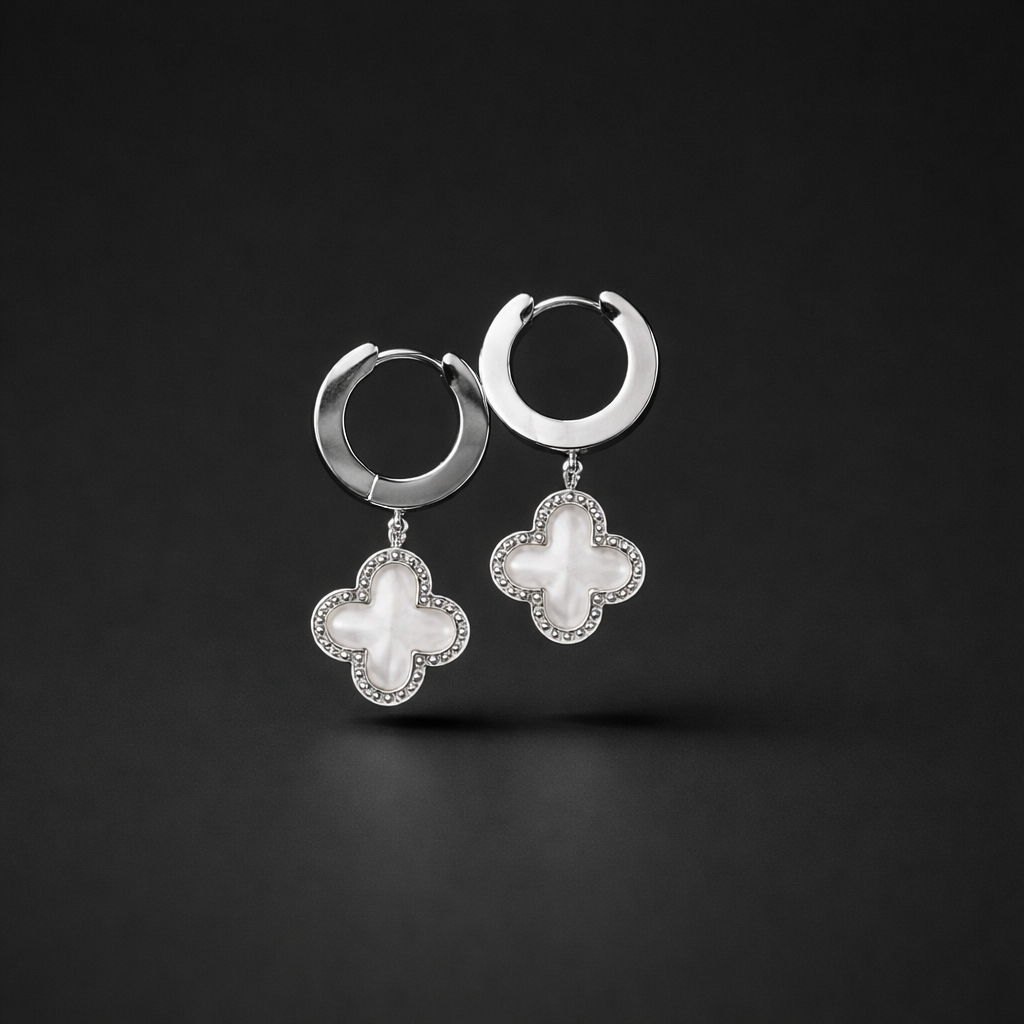 Edelstahl-Creolen „Lucky Glow“ – Elegante Kleeblatt-Ohrhänger