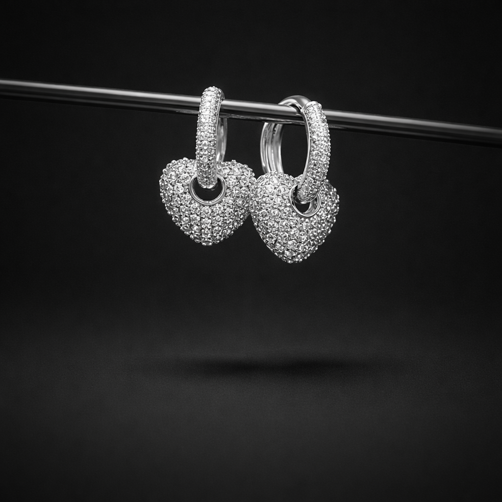 "Sparkling Love" Herz-Creolen aus Edelstahl