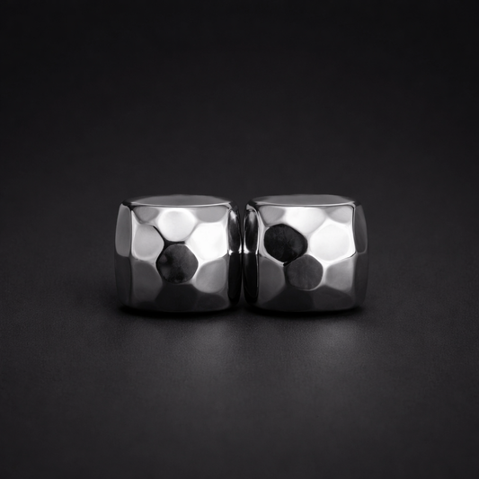 Geometrische Statement-Ohrstecker