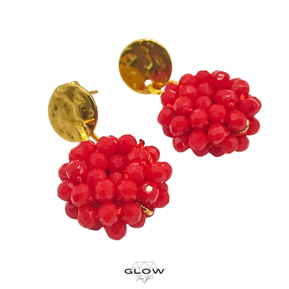Rote Hängeohrringe mit Perlen-Traube