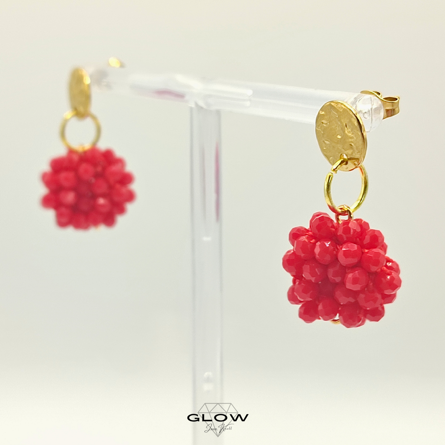 Rote Hängeohrringe mit Perlen-Traube