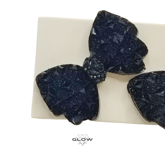 Funkelnde Schleifen-Ohrstecker